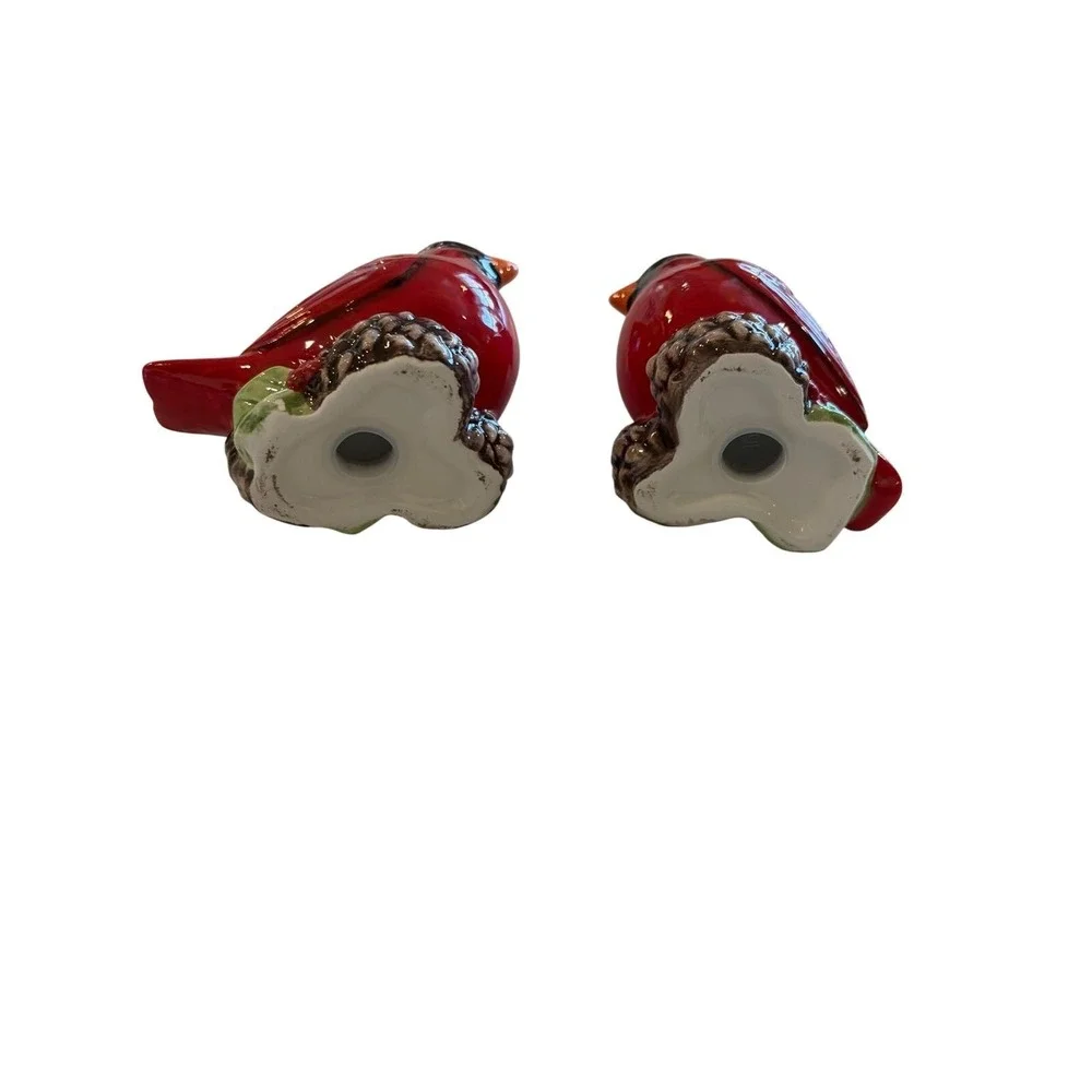 Vintage Red Cardinal Bird on Pinecone Ceramic‎ Salt and Pepper Shakers Set